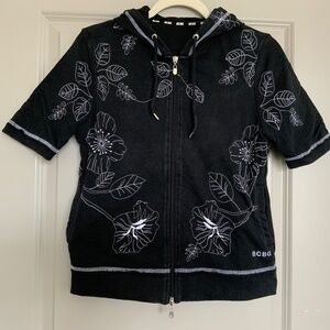 Women’s BCBG Y2K Hoodie Black With White Embroidered Flowers Short Sleeve Size M